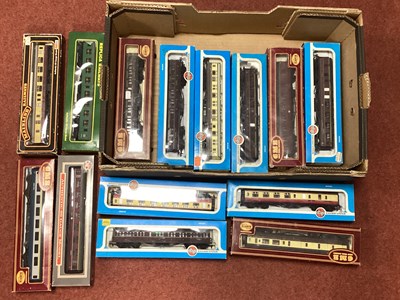 Lot 69 - Fourteen Boxed OO Gauge British Coaches by...