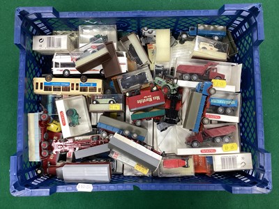 Lot 81 - A Quantity of HO Scale Continental Plastic...