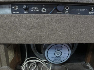 Lot 323 - Fender Delux Model 603 Guitar Valve Amplifier,...