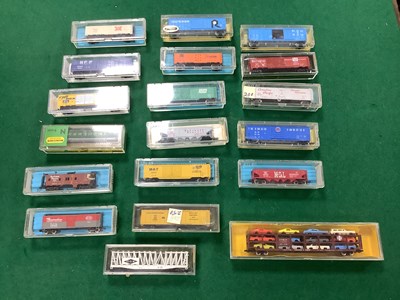 Lot 102 - Nineteen N Gauge Boxed American Outline...