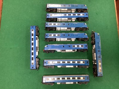 Lot 106 - A Collection of Triang OO Gauge Blue Pullman...