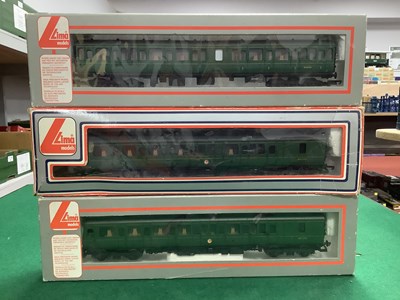 Lot 136 - A Boxed Lima OO Gauge Three Car DMU in BR...