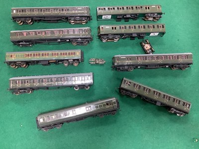 Lot 148 - Nine OO Gauge Southern Railway Coaches...