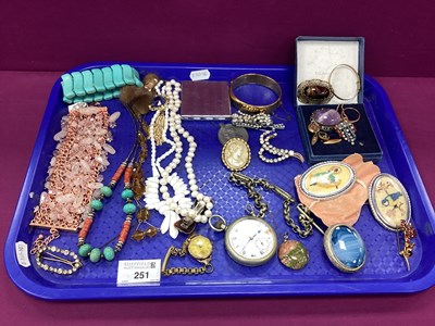 Lot 251 - An Assortment of Vintage and Later Jewellery,...