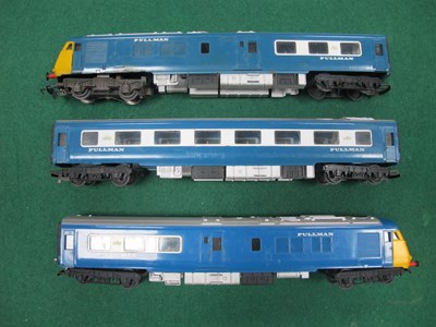 Lot 184 - A Triang OO Gauge Three Car Blue Pullman Set...