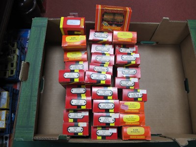 Lot 212 - Twenty Eight Boxed OO Gauge Wagons by Hornby.