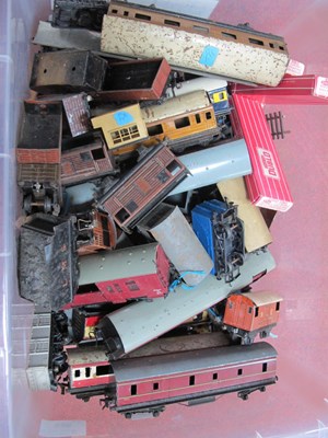 Lot 696 - Approximately Fifty Model Railway Rolling...