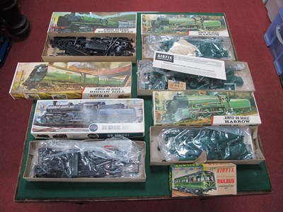 Lot 255 - Six Airfix OO Scale Plastic Model Kit...