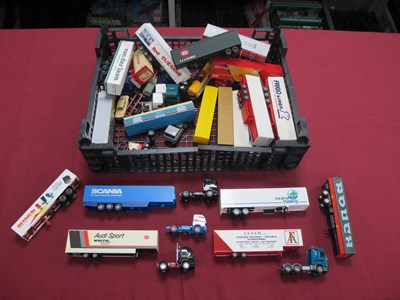 Lot 303 - Approximately Twenty HO Scale Plastic Model...