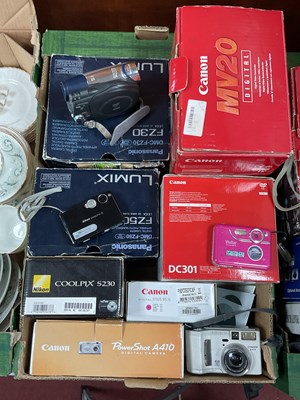 Lot 1073 - Cameras - Sony Handycam PCR-SR75E, Canon MV550,...