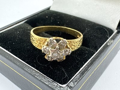 Lot 132 - An 18ct Gold Diamond Cluster Ring, the...