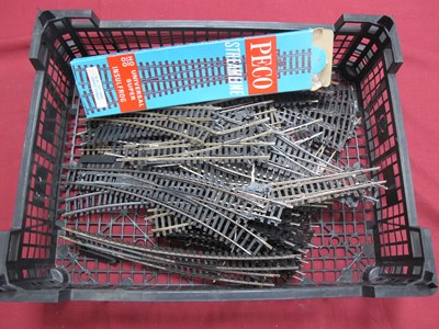 Lot 350 - Approximately Thirty Six OO Gauge Points and...