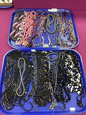 Lot 232 - A Collection of Vintage and Later Bead...