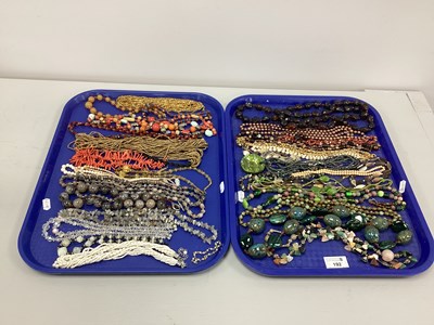 Lot 192 - A Selection of Vintage and Later Bead...