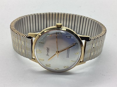 Lot 280 - Accurist; A Gents Wristwatch, the signed dial...