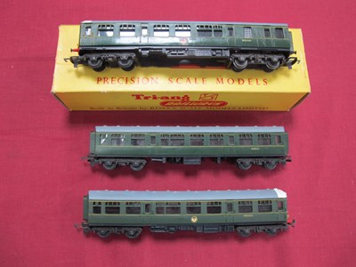 Lot 422 - A Boxed Triang TT DMU Power Car. Together with...