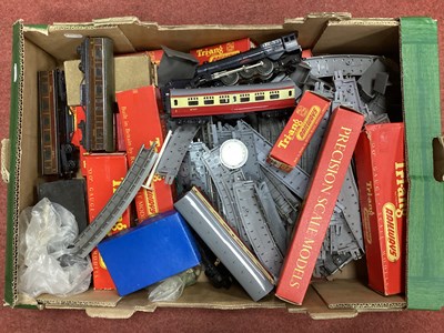 Lot 372 - A Quantity of 'OO' Model Railway, mainly...