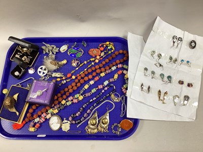 Lot 170 - An Assortment of Vintage and Later Jewellery,...