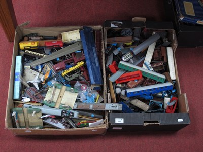 Lot 730 - A Quantity of "OO" Gauge Model Railway Items,...