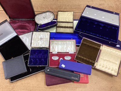 Lot 164 - An Assortment of Presentation Boxes, to...