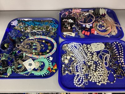 Lot 156 - An Assortment of Modern Costume Jewellery, to...