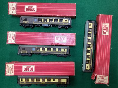 Lot 494 - Four boxed Hornby Dublo two-rail 00 gauge...