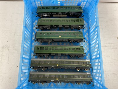 Lot 578 - Six OO gauge Diesel Multiple Unit railcars by...