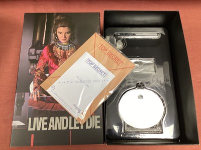 Lot 567 - A Big Chief Studios Ltd 1:6th Scale Solitaire...