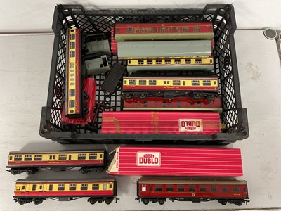 Lot 553 - Thirteen Hornby Dublo 00 gauge two-rail...