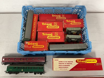 Lot 582 - A quantity of Triang OO gauge locomotives and...