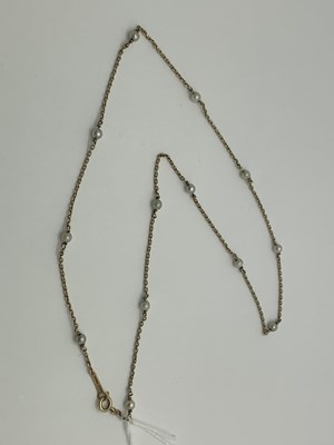 Lot 541 - A Dainty 9ct Gold Pearl and Chain Necklace....