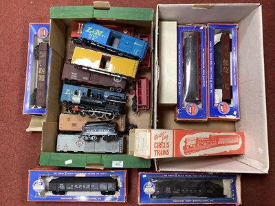 Lot 420 - A Quantity of American Outline 'O' Gauge Model...