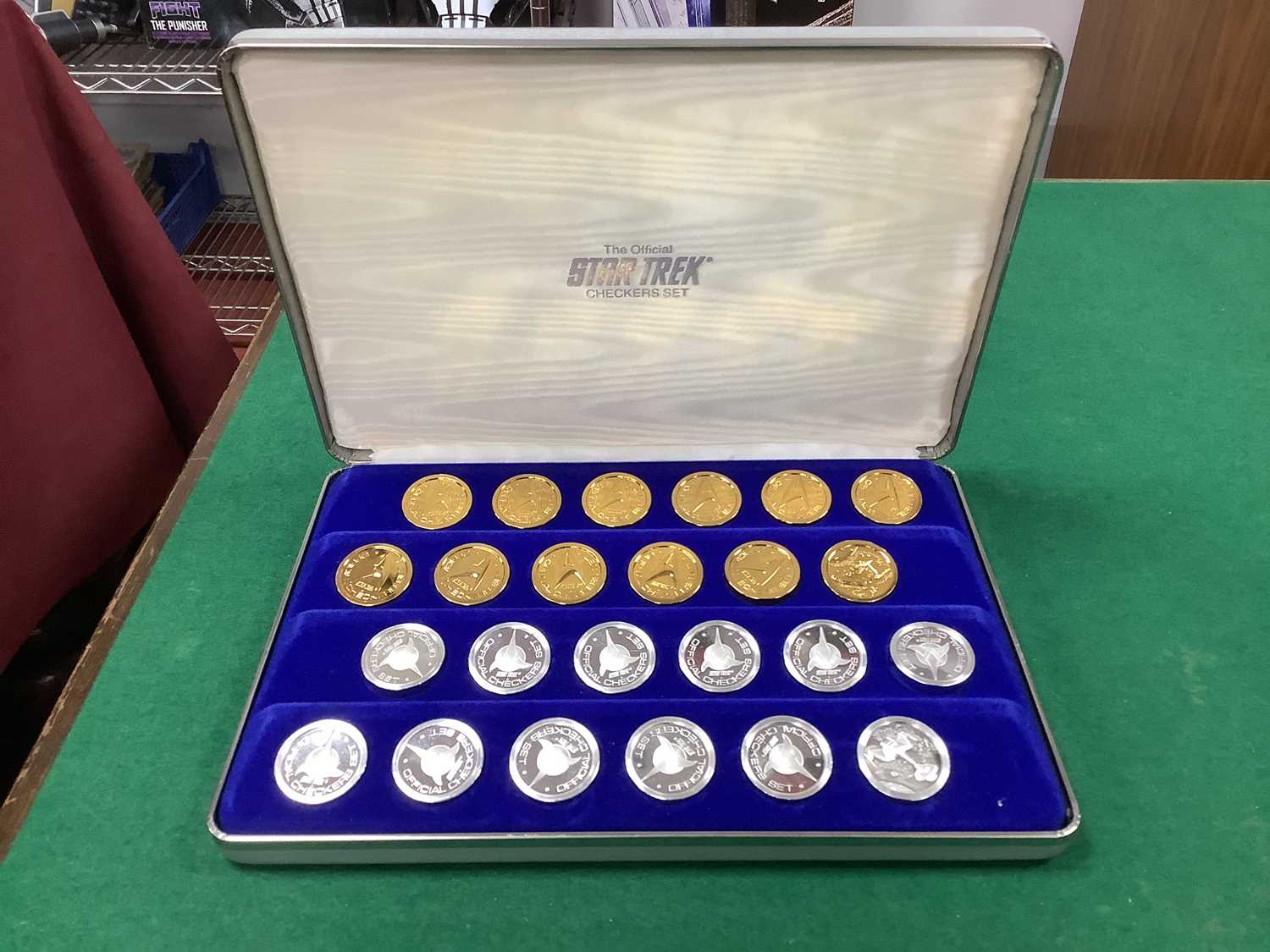 Lot 493 - The Official Star Trek Checkers Set. Cased
