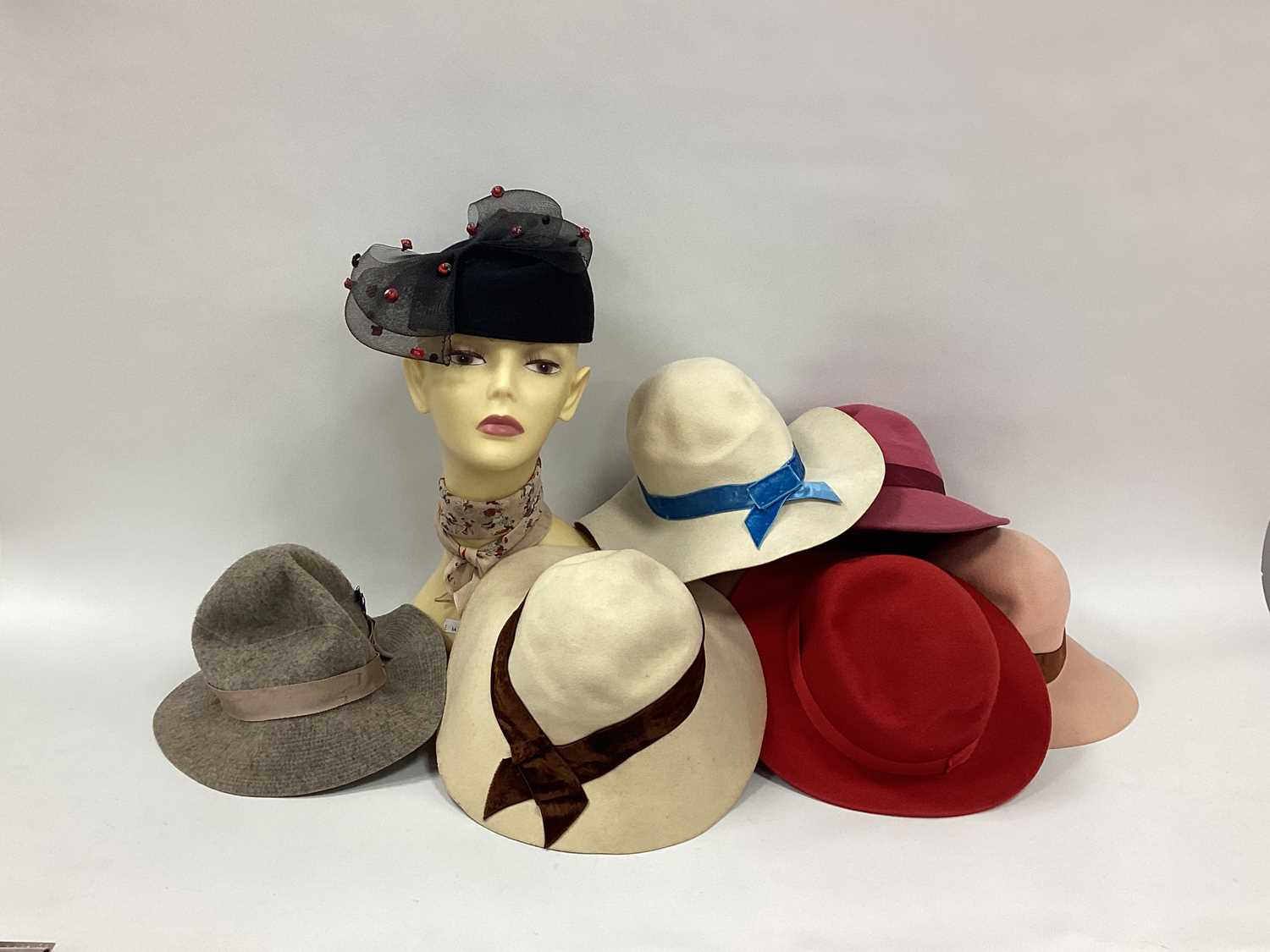 Lot 1400 - A Collection of Ladies Vintage Hats, c.1950's -...