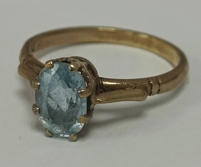 Lot 31 - An Antique Style Single Stone Ring, oval claw...