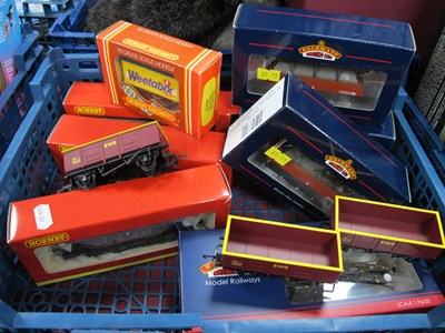 Lot 498 - Eleven "OO" Gauge/4mm Items of Rolling Stock,...