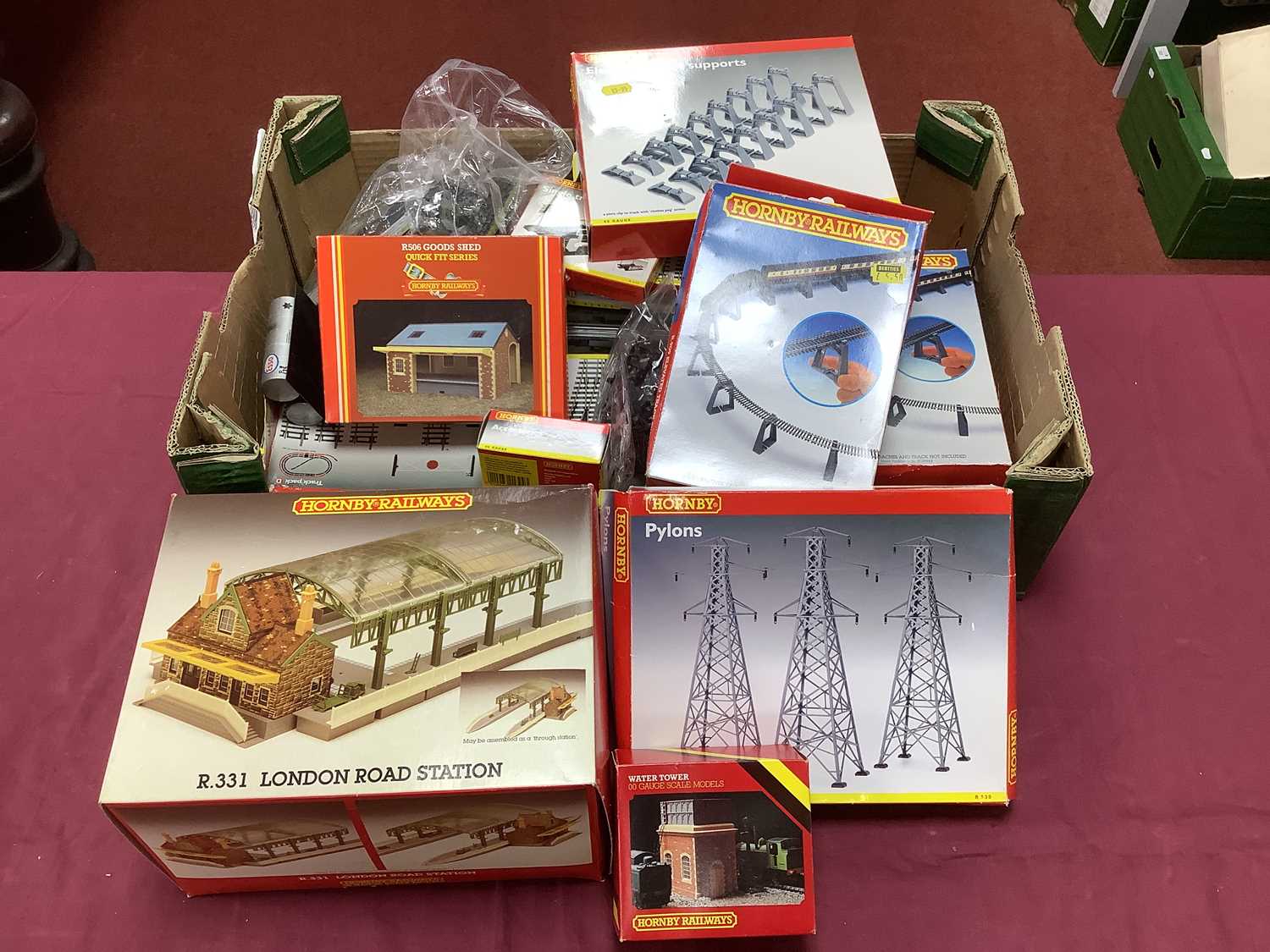 Lot 765 - A large quantity of boxed Hornby 00 gauge...