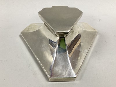 Lot 25 - An Art Deco Hallmarked Silver Inkwell, (marks...