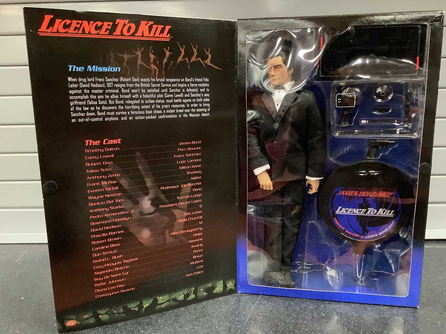 Lot 564 - A Sideshow Toy 12" Collectible Figure Timothy...