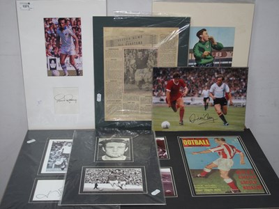 Lot 1371 - Football Autographs - Stanley Matthews, Paul...