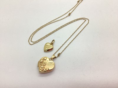 Lot 60 - A 9ct Gold Heartshape Locket Pendant, with...