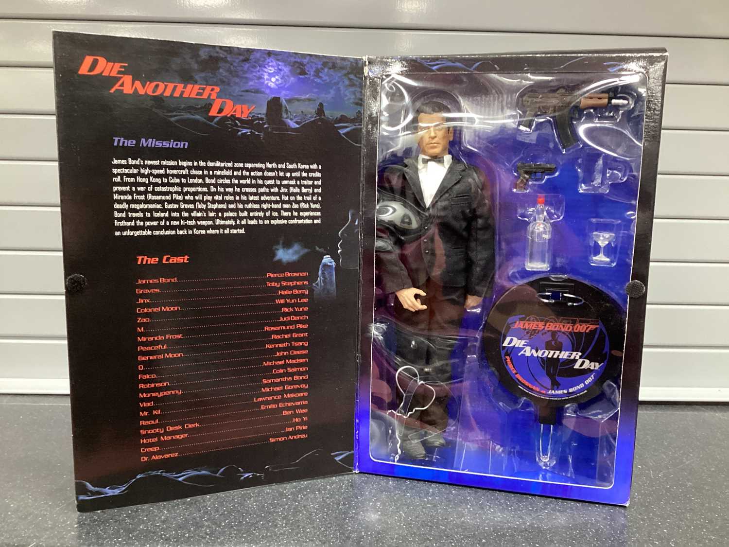 Lot 566 - A Sideshow Toy Die Another Day Pierce Brosnan...