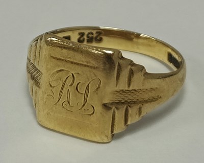 Lot 29 - A 9ct Gold Signet Ring, the rectangular panel...