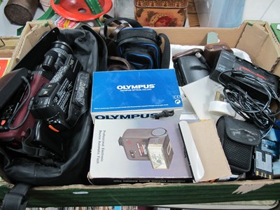 Lot 1115 - JVC Videomovie CCD Futura Camera, Halina View...