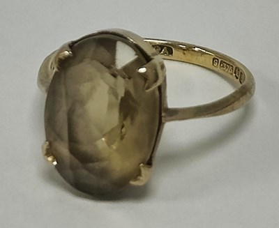 Lot 46 - A 9ct Gold Single Stone Ring, oval claw set to...