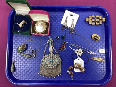 Lot 184 - An Assortment of Vintage and Later Jewellery,...