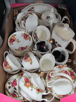 Lot 1027 - Royal Albert Old Country Roses Gravy Boat,...