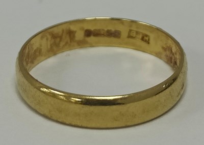 Lot 34 - An 18ct Gold Plain Wedding Band, (finger size...