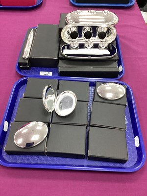 Lot 189 - A Collection of Modern Compact Mirrors, of...