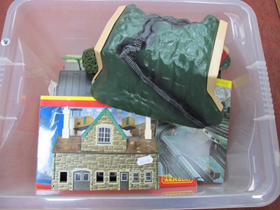 Lot 432 - A Plastic Tub Containing Six Trackside/Layout...